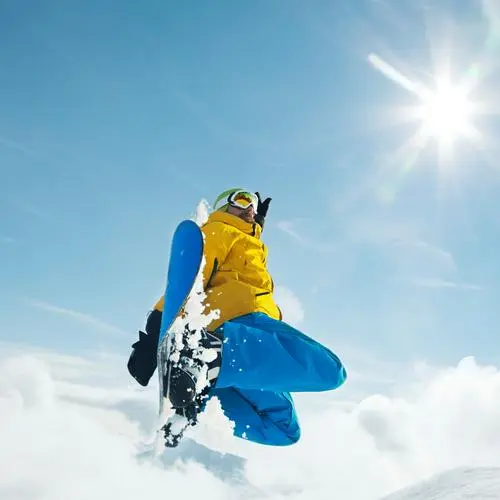 Winter Driving to Xinjiang’s Ski Resorts: Which Highways Close and When
