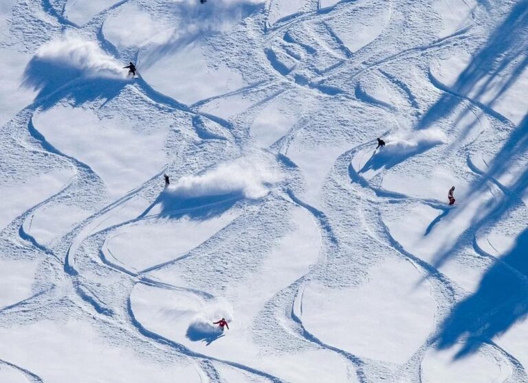 Shoulder-Season Skiing in China: Early and Late Snow
