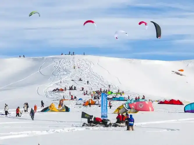 Jinghe Winter Travel Guide 2026: Ice Parks, Snow Horse Racing & Goji Country