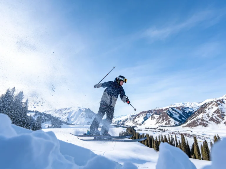 Yutian Winter Travel Guide: Kunlun Snow, Darya Boyi Desert Village & Rose Culture