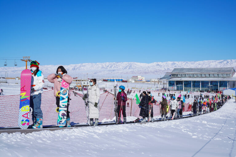 Shawan Winter Guide: Lujiaowan Snow Park, Hot Springs and Big Plate Chicken