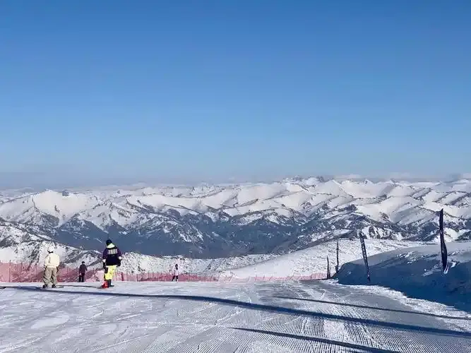 Koktokay International Ski Resort: Xinjiang’s Deep-Powder Giant in Fuyun