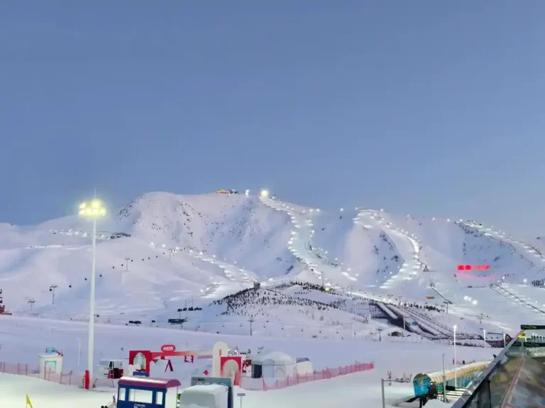 Dabancheng Winter Travel Guide 2026: Salt Lake, Ancient Town & Wind-Swept Steppes