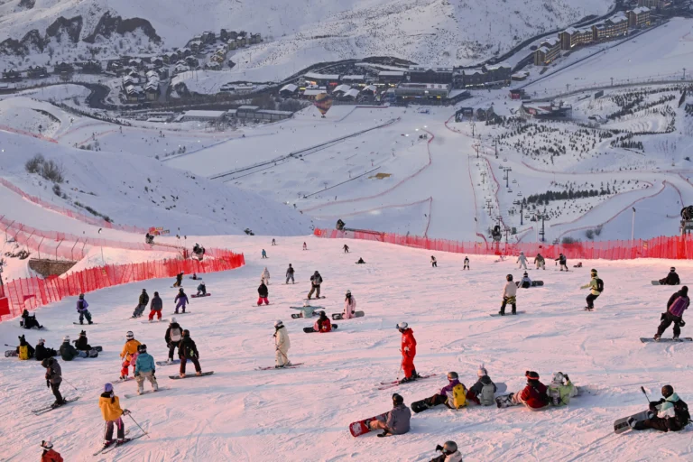 Korla Ski Resorts 2026: Longzhishan Dongui, Huishuiwan Hongguang & Winter in Bayingolin