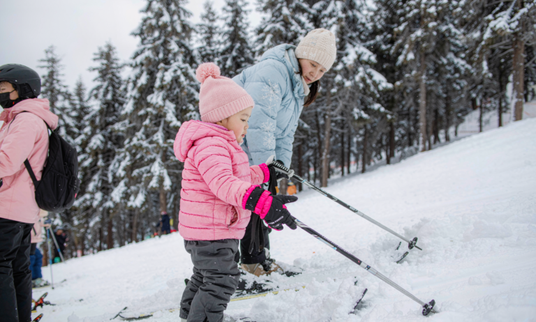 xinjiang-ski-kids-winter