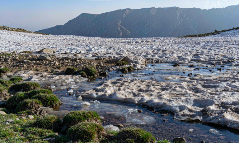 Xinjiang mountain spring melt