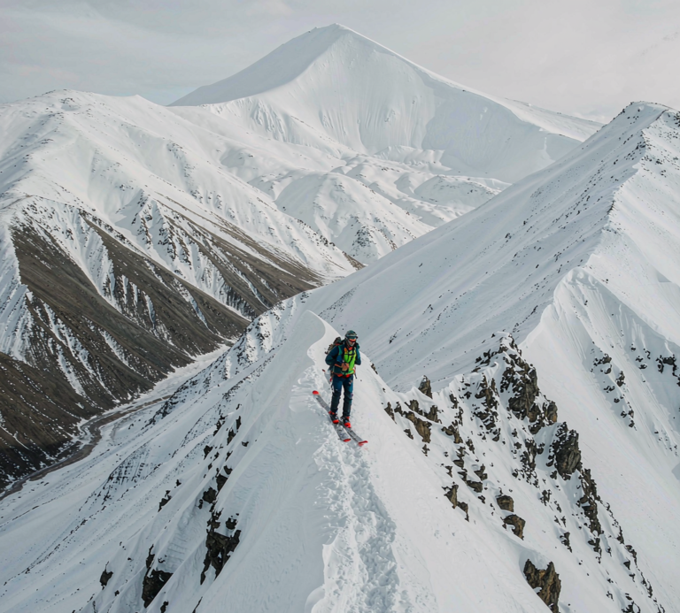 Spine and chest protector gear for Xinjiang skiers