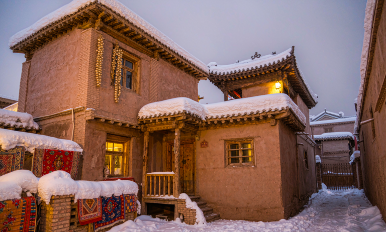 Uyghur winter courtyard homestay